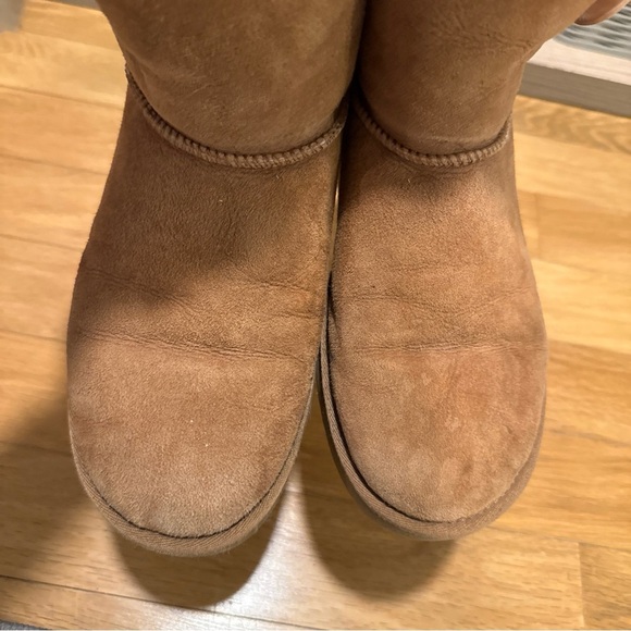 Cozy Shearling-Lined Brown Boots - Picture 5 of 6